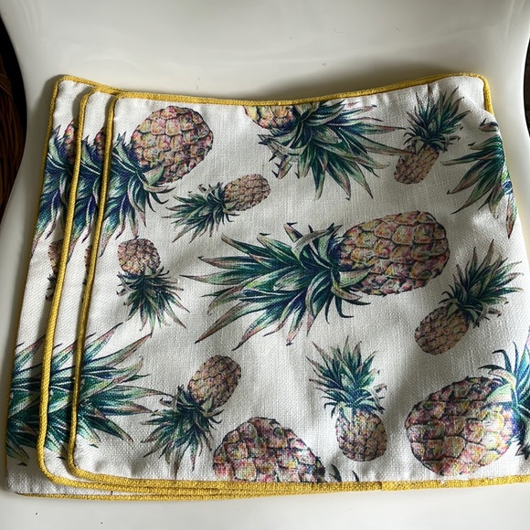 VGUC Linen Pillow covers - Picture 1 of 4